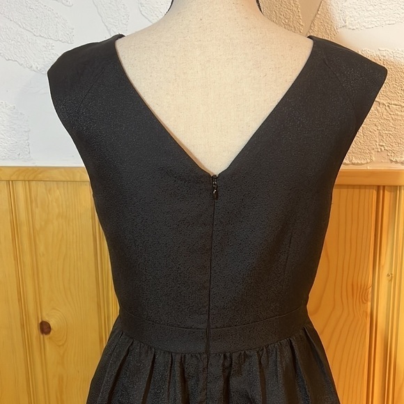 Cynthia Steffe Black & Red Metallic Floral Dress Sz-6 - Picture 6 of 11